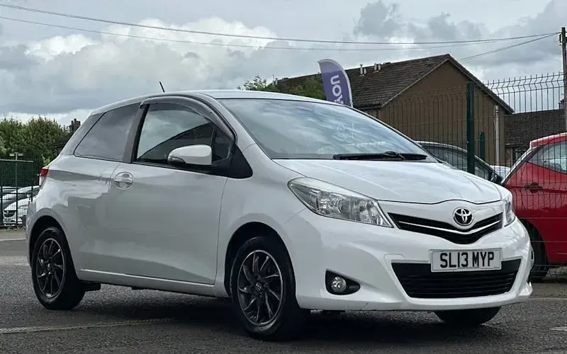 Used Toyota Yaris Edition 69 HP (50 kW) 2013 Hatchback