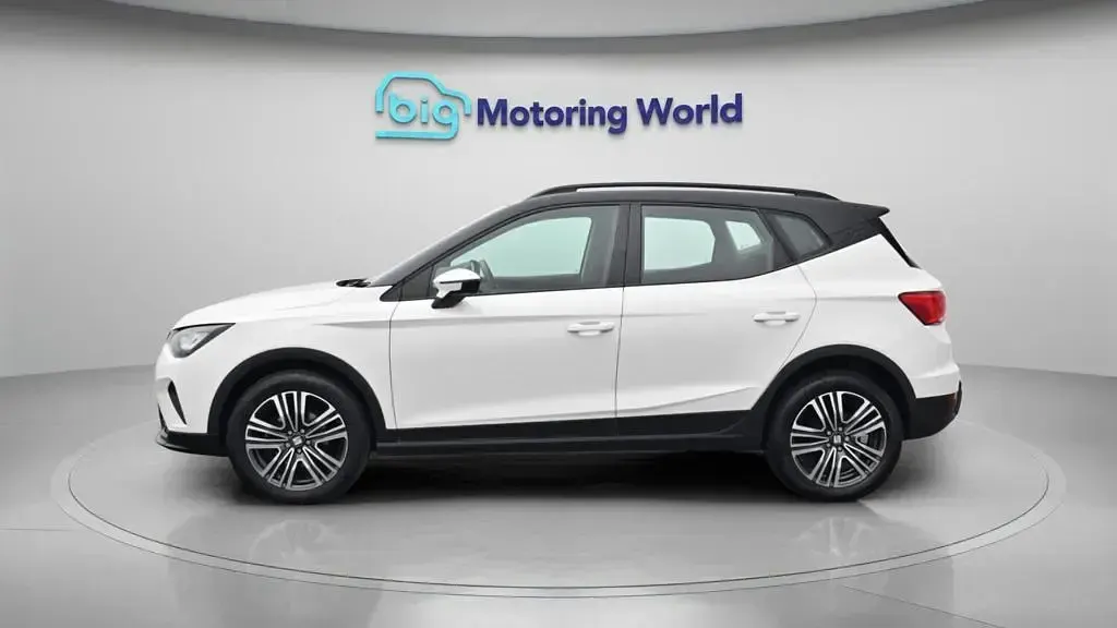 Used Seat Arona SE 95 HP (69 kW) 2023 White SUV