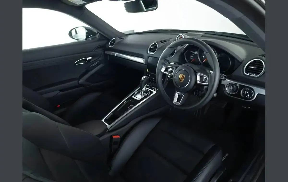 New Porsche Cayman 296 HP (217 kW) 2025 Black Coupe
