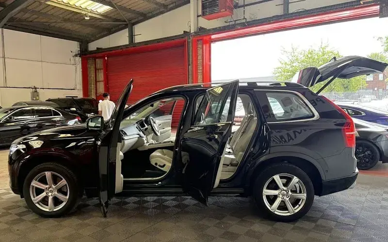Used Volvo XC90 Momentum 407 HP (299 kW) 2016 Black SUV