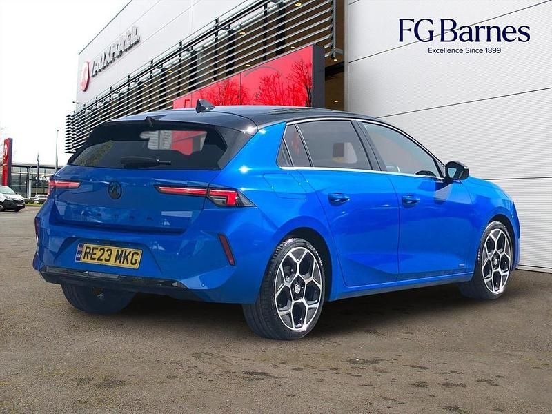 Used Vauxhall Astra Ultimate 128 HP (94 kW) 2023 Blue Hatchback