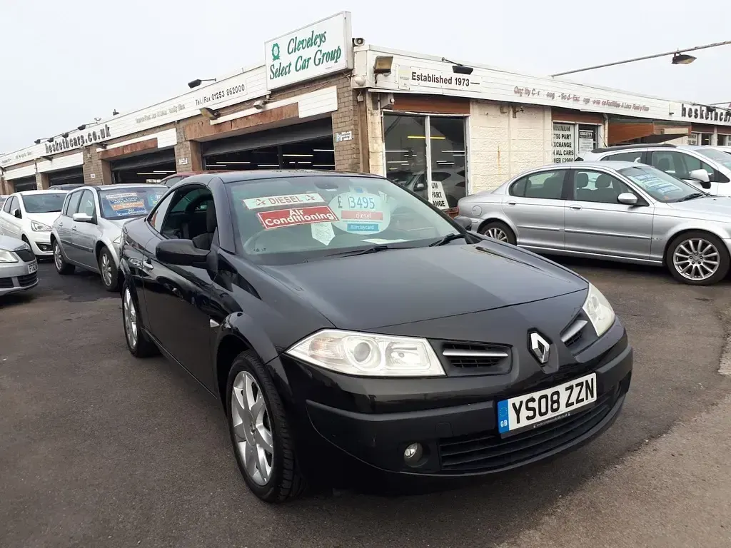 Used Renault Mégane Cabriolet Dynamique 106 HP (77 kW) 2008 Black Cabriolet