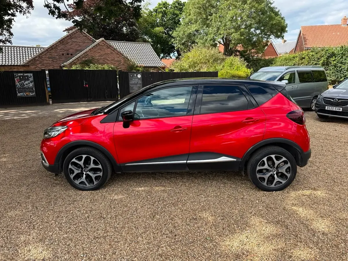 Used Renault Captur Signature 90 HP (66 kW) 2017 Red SUV