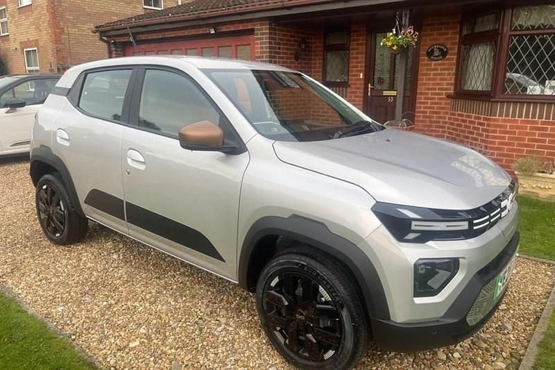 New 2025 Dacia Spring Extreme Hatchback | £11,699 (Fair price) - Image 1/1