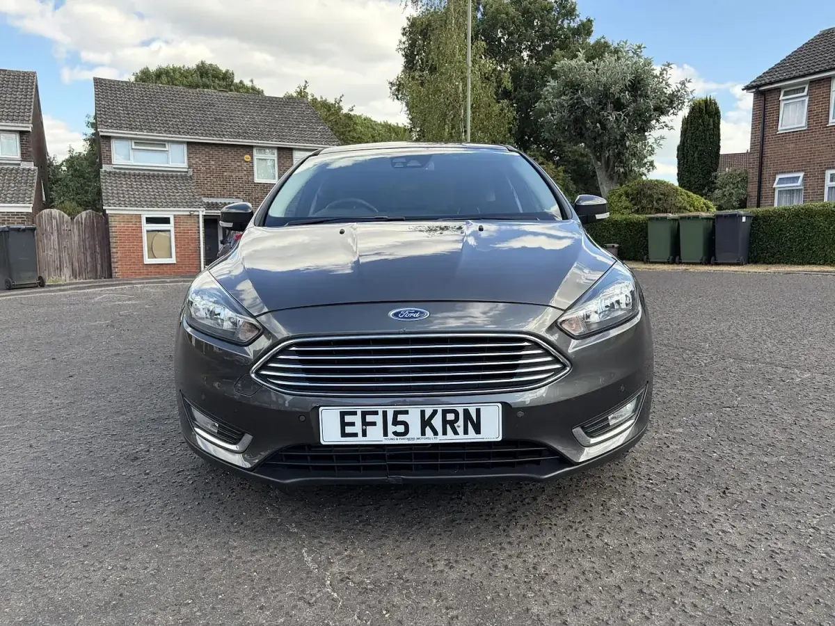 Used Ford Focus Titanium 125 HP (91 kW) 2015 Grey Hatchback