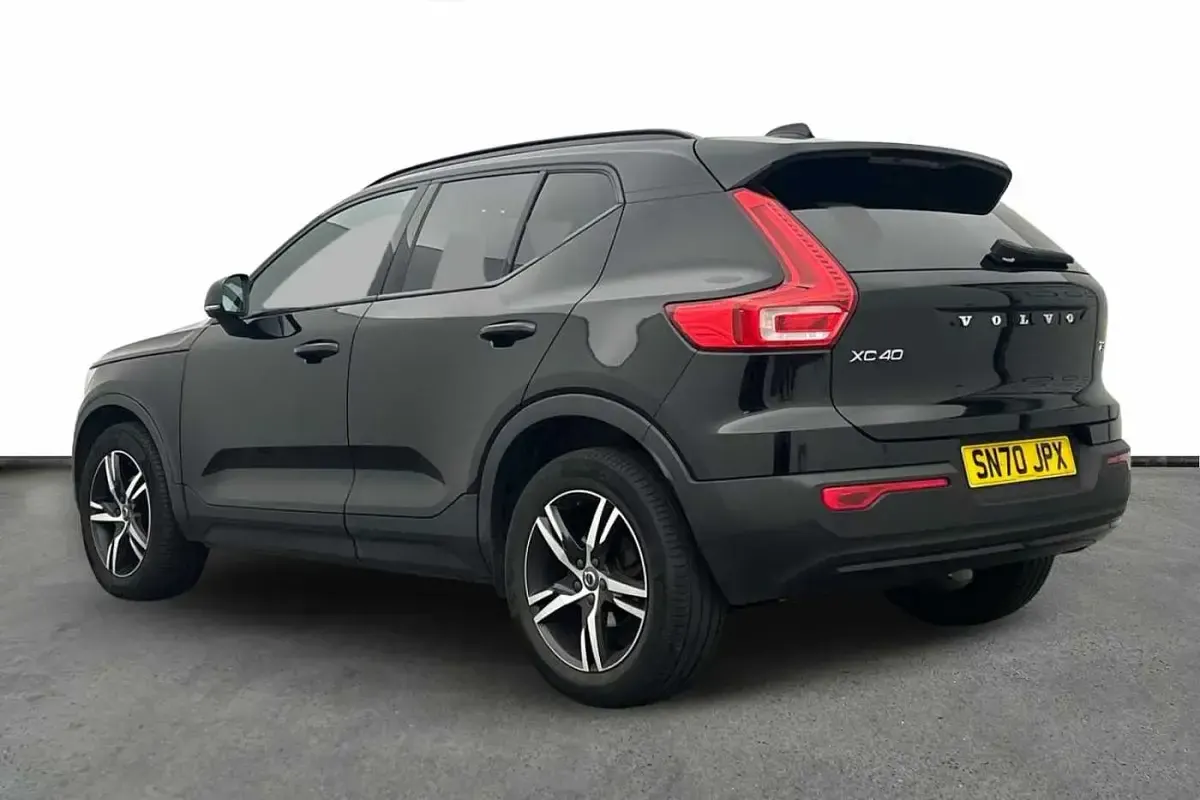 Used Volvo XC40 R-Design 161 HP (118 kW) 2021 SUV