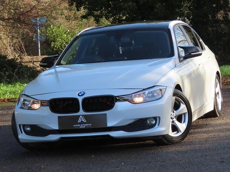 Begagnad BMW 320 Efficient Dynamics 2012 Vit Sedan