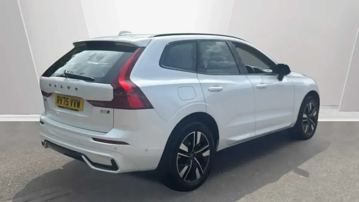 Used Volvo XC60 Plus 250 HP (183 kW) 2025 White SUV