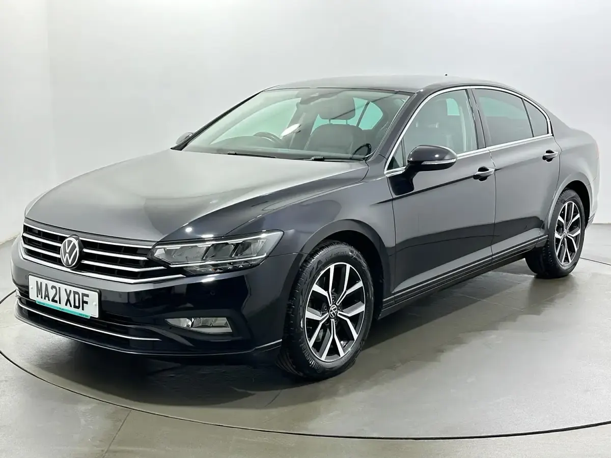 Used VW Passat SEL 150 HP (110 kW) 2021 Black Sedan