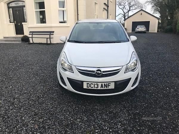 Used Opel Corsa drive 2015 White Hatchback