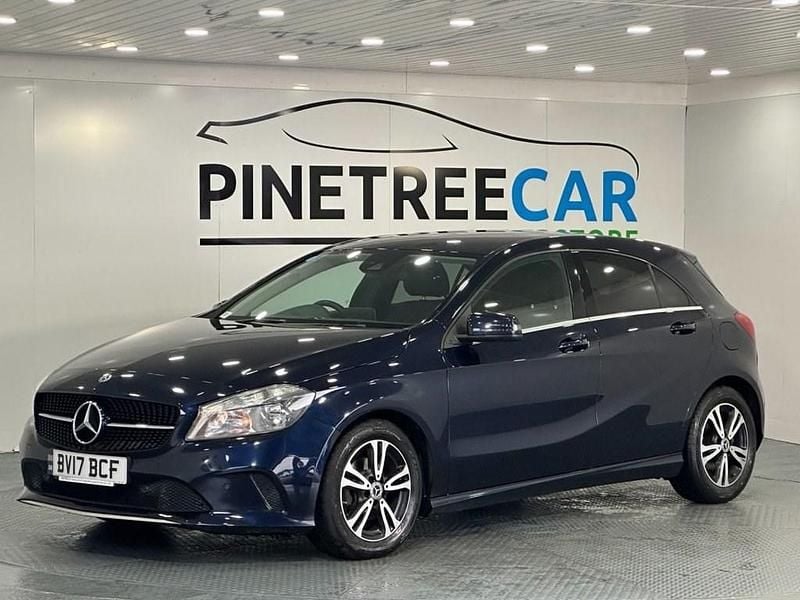 Used Mercedes A180 Executive 109 HP (80 kW) 2017 Blue Hatchback