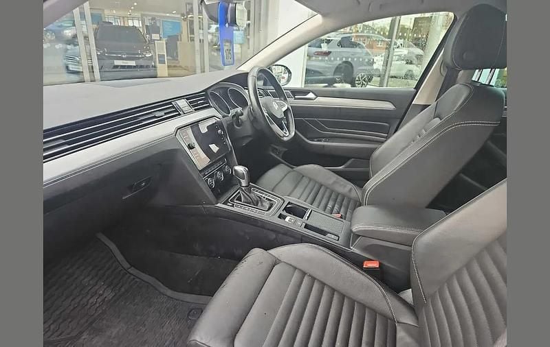 Used VW Passat GTE 218 HP (160 kW) 2019 Grey Estate