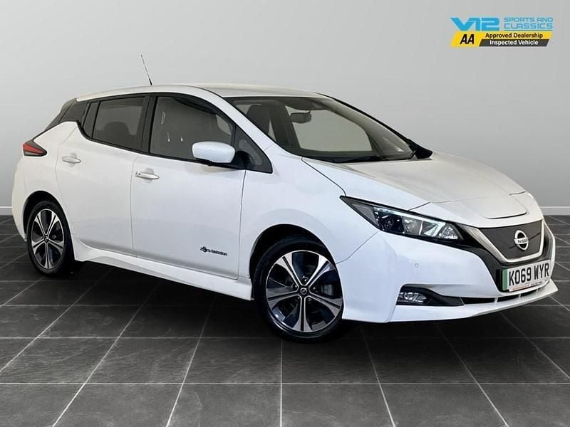 White Used 2020 Nissan Leaf N-Connecta Hatchback | £7,995 (Good price) - Image 1/2