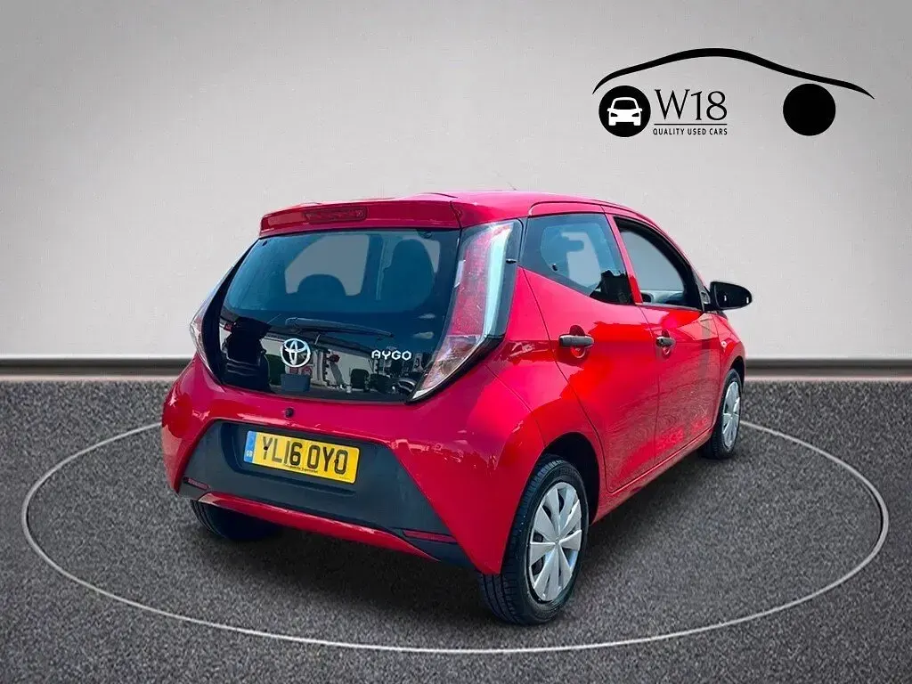 Used Toyota Aygo 69 HP (50 kW) 2016 Red Hatchback