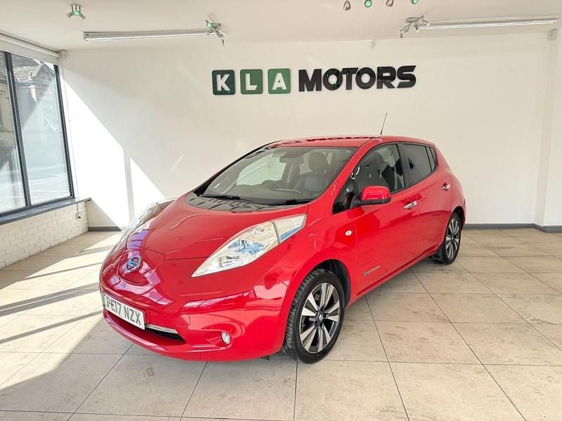 Red Used 2017 Nissan Leaf Tekna Hatchback | £4,495 (Expensive) - Image 1/4