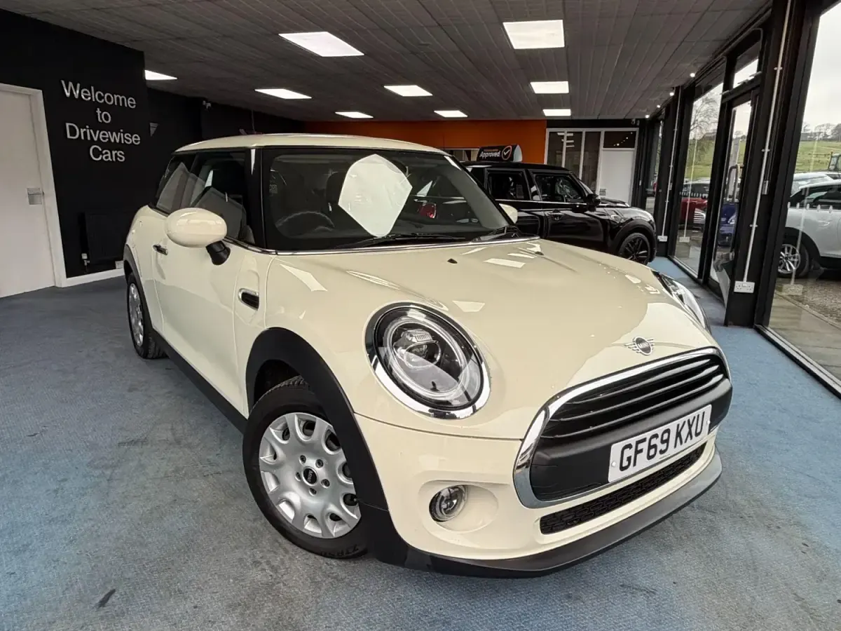 Used Mini ONE Classic 2019 White Hatchback