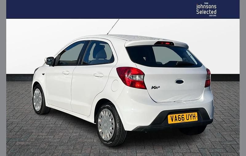 Used Ford Ka Plus Studio 68 HP (50 kW) 2017 White Hatchback