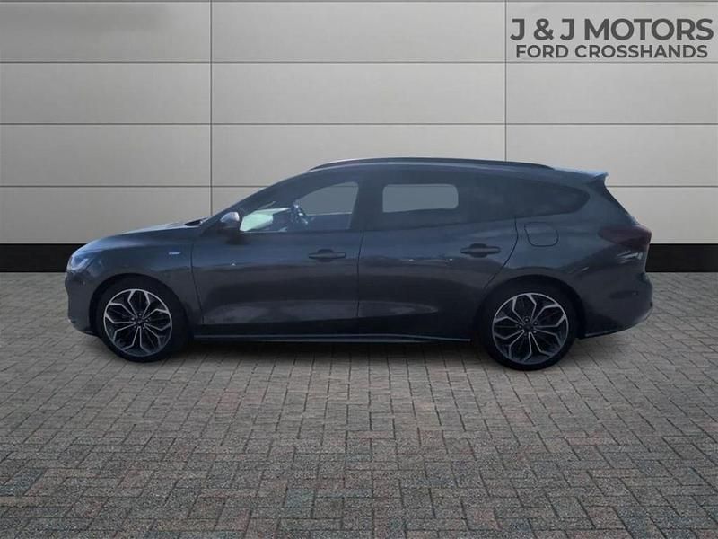 Begagnad Ford Focus ST-Line X 2024 Grå Kombi