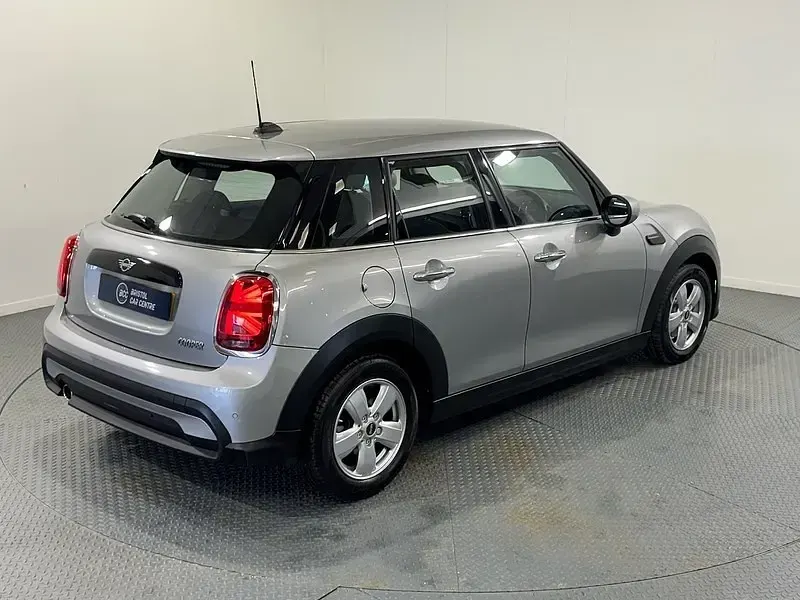 Usado Mini Cooper Classic 2022 Plateado Utilitario