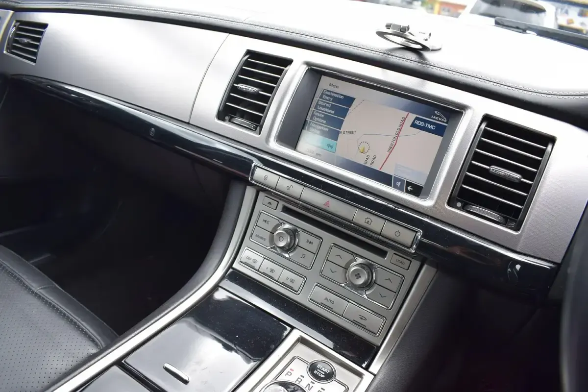 Used Jaguar XF Portfolio 2010 White Sedan