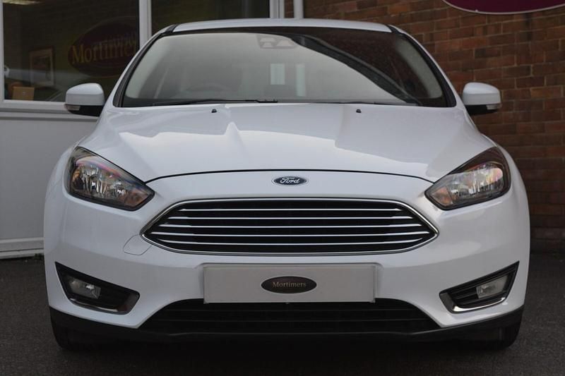 Used Ford Focus Titanium 125 HP (91 kW) 2016 White Hatchback