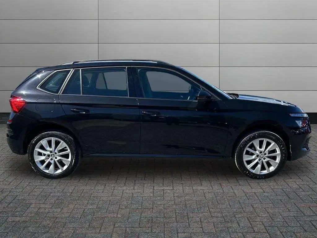 Used Skoda Kamiq SE 147 HP (108 kW) 2022 Black magic pearl effect SUV