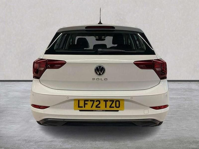 Used VW Polo Life 80 HP (58 kW) 2022 White Hatchback