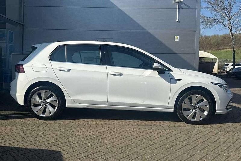 Used VW Golf VIII Style 130 HP (95 kW) 2023 White Hatchback