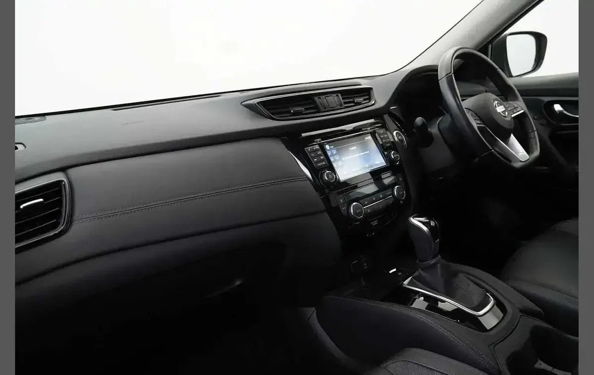 Used Nissan X-Trail Tekna 150 HP (110 kW) 2019 Red SUV