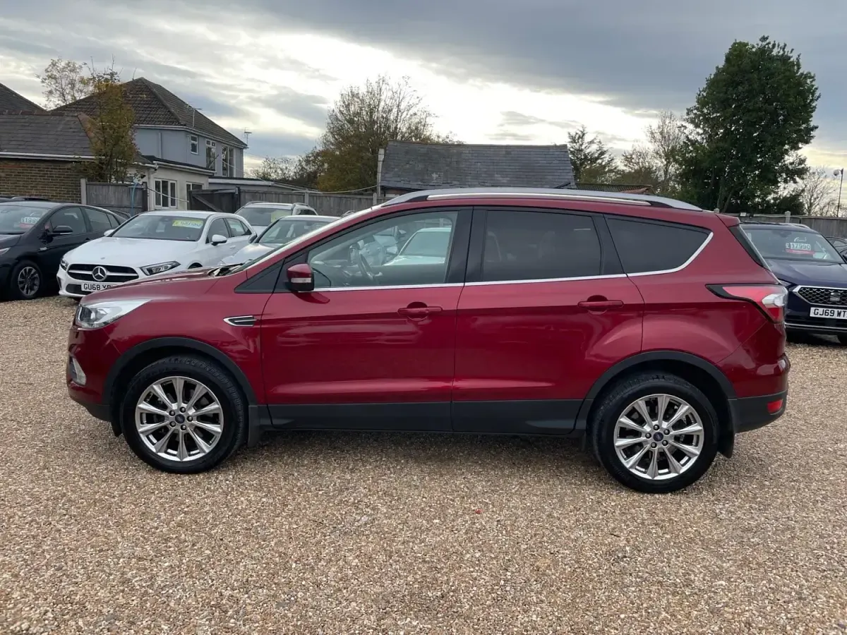 Second-hand Ford Kuga Titanium 150 CP (110 kW) 2019 Roșu SUV