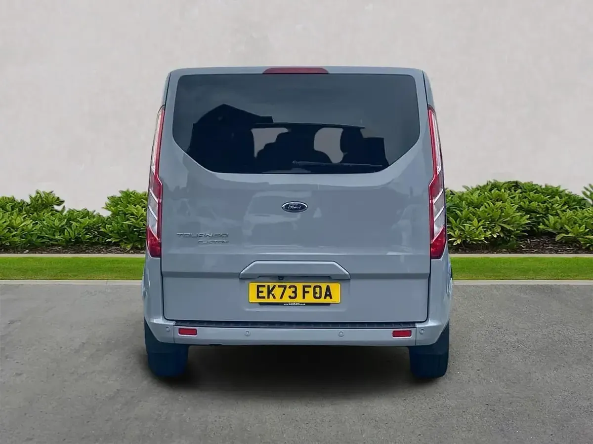 Used Ford Tourneo Titanium 130 HP (95 kW) 2023 Grey MPV