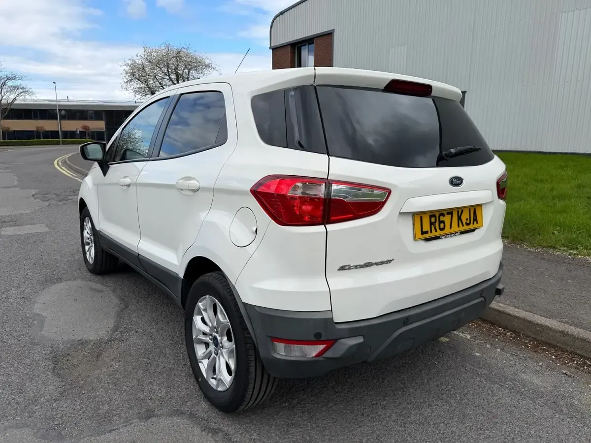 Used Ford Ecosport Zetec 95 HP (69 kW) 2017 White SUV