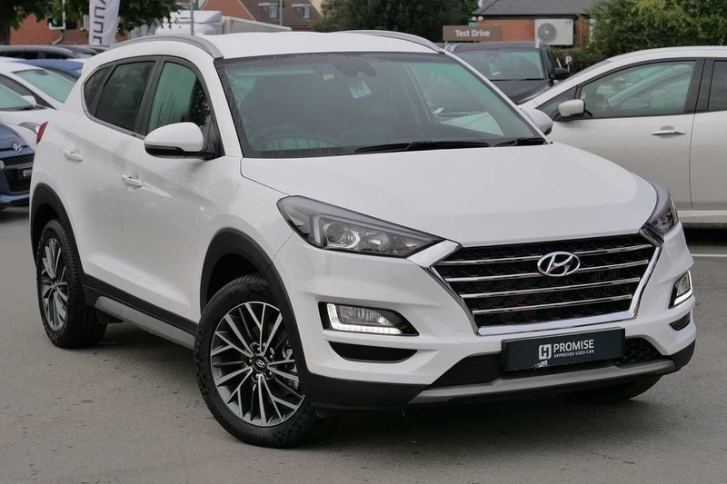 White Used 2019 Hyundai Tucson Premium SUV | £15,463 (Fair price) - Image 1/4