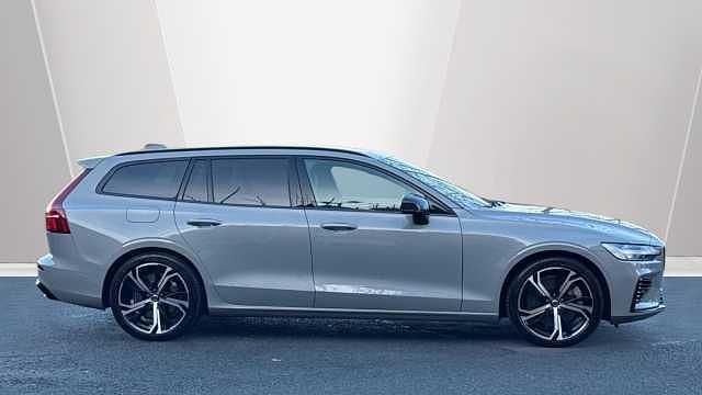 Used Volvo V60 Plus 345 HP (253 kW) 2025 Estate