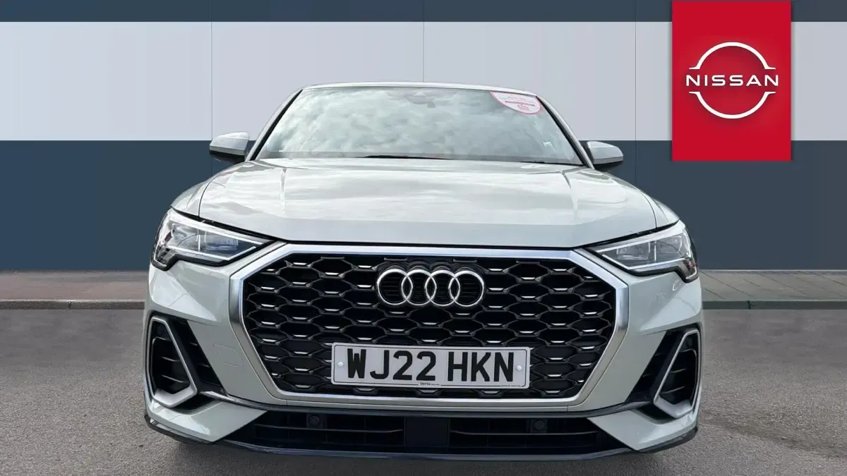 Używany Audi Q3 S-Line 150 KM (110 kW) 2022 Srebrny SUV