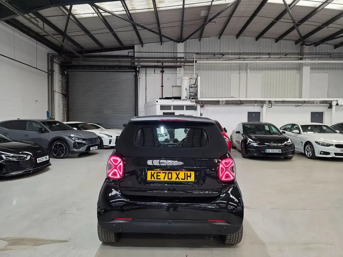 Used Smart ForTwo Electric Drive Prime Exclusive 60 kW (82 HP) 2020 Black Cabriolet