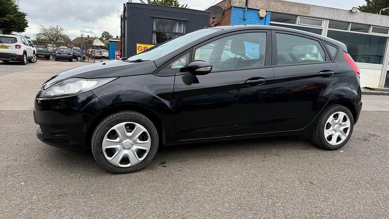 Usado Ford Fiesta 70 HP (51 kW) 2010 Preto Citadino