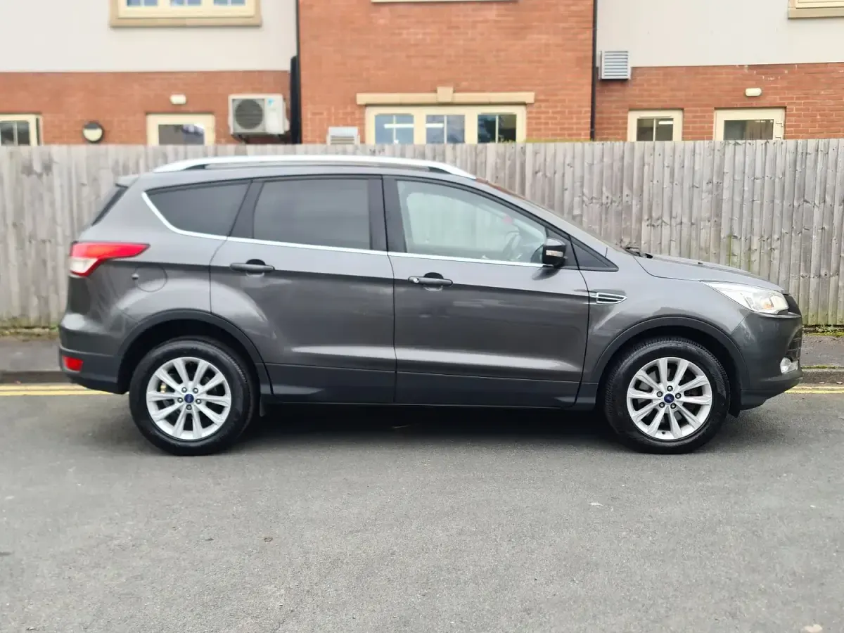 Used Ford Kuga Titanium 150 HP (110 kW) 2016 Grey SUV