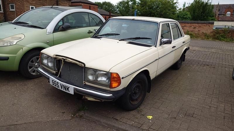 Cream Used 1983 Mercedes E230 Sedan | £2,289 - Image 1/4