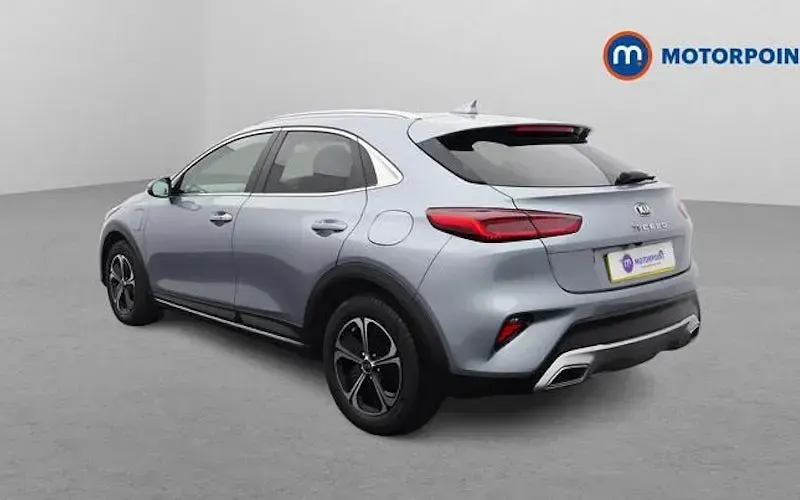 Usado Kia XCeed 141 HP (103 kW) 2021 Prateado SUV