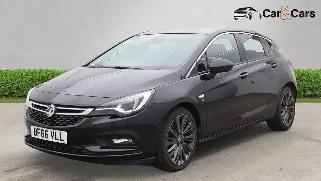 Used Vauxhall Astra Elite 160 HP (117 kW) 2017 Black Hatchback