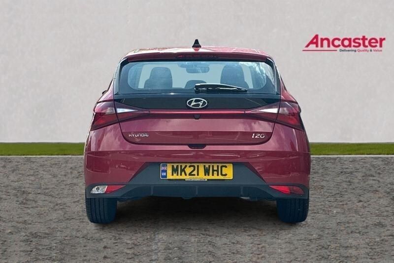 Used Hyundai i20 SE 99 HP (72 kW) 2021 Red Hatchback