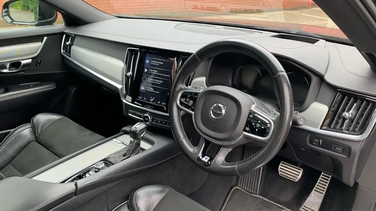 Used Volvo V90 R-Design 232 HP (170 kW) 2018 Black Estate