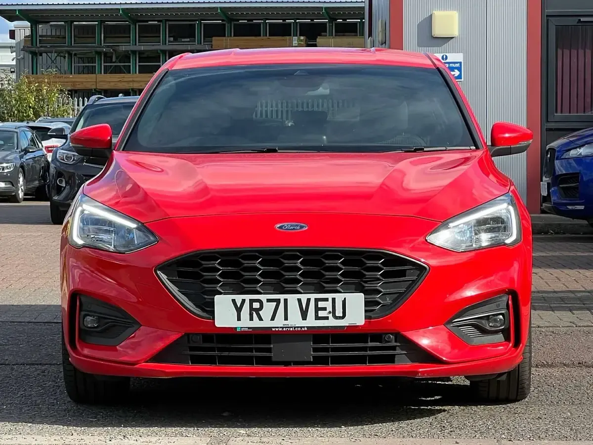 Used Ford Focus ST-Line 120 HP (88 kW) 2021 Red Hatchback