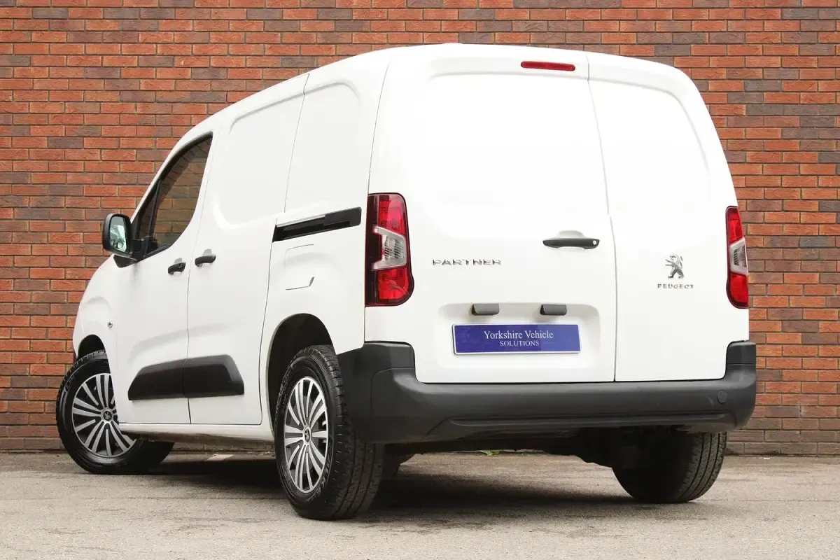 Used Peugeot Partner 2019 White MPV
