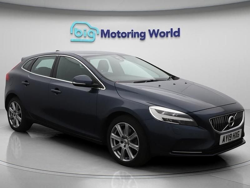 Blue Used 2019 Volvo V40 Inscription Estate | £15,900 (A bit pricey) - Image 1/4