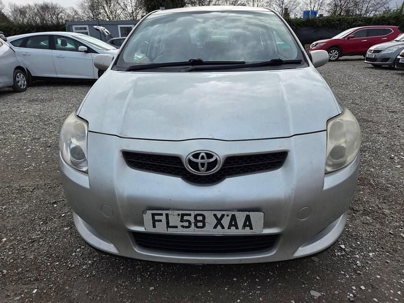 Used Toyota Auris T3 124 HP (91 kW) 2008 Silver Hatchback