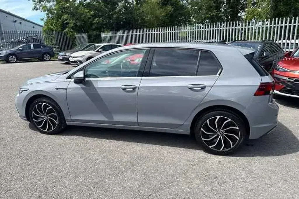 Used VW Golf VIII 130 HP (95 kW) 2023