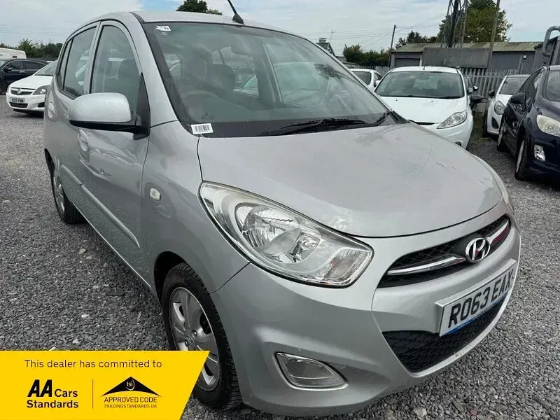 Used Hyundai i10 Active 83 HP (61 kW) 2013 Silver Hatchback