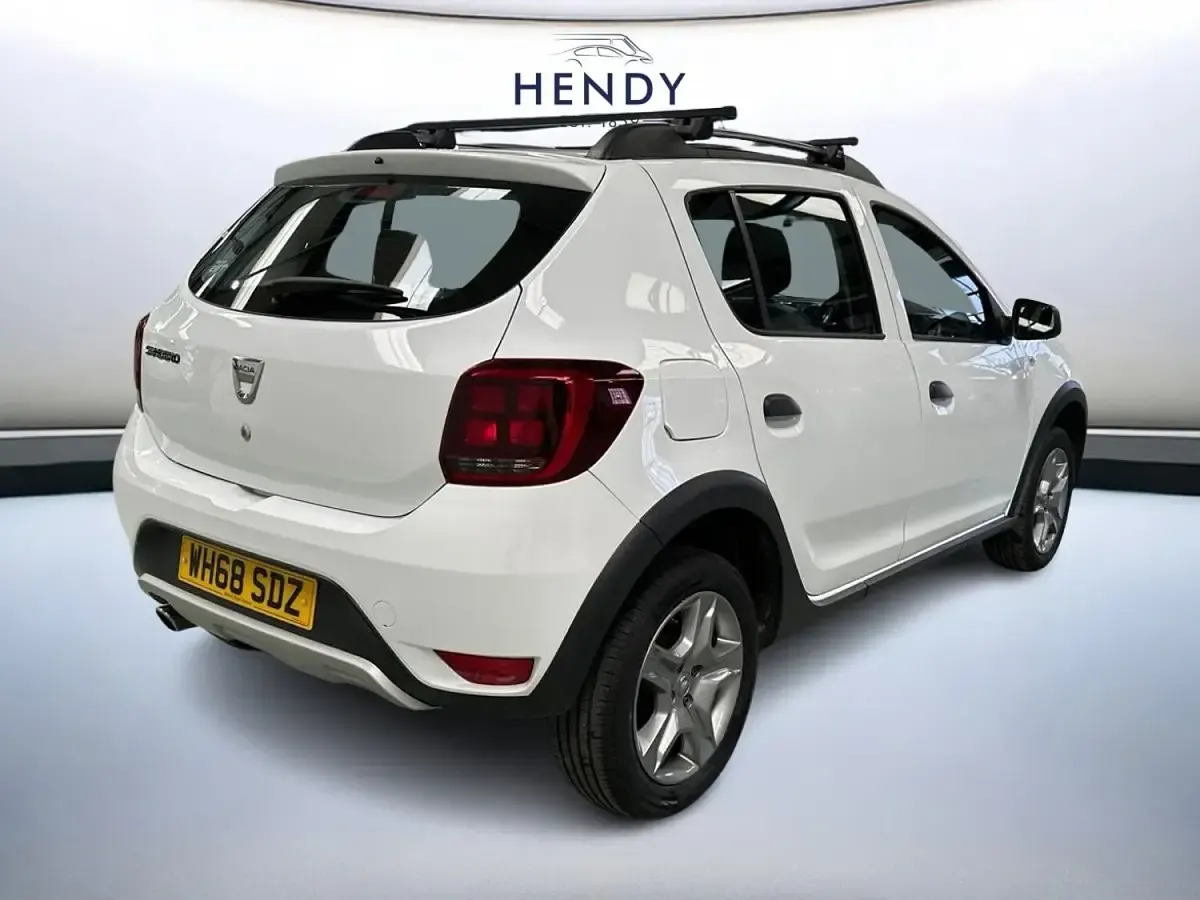Used Dacia Sandero Essentiel 90 HP (66 kW) 2019 White Hatchback